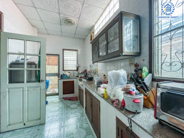 *****บ้านเดี่ยวมือสองย่านกรุงเทพฯ ม.ธนินทร วิภาวดี-รังสิต เนื้อมากว้างขวางมากถึง 60 ตร.ว. ฟังก์ชันแบบจัดเต็ม 4 ห้องนอน 3 ห้องน้ำ 1 ที่จอดรถ แถมฟรี! 4 เครื่องปรับอากาศ บนทำเลเดินทางสะดวก ถึงรถไฟฟ้าสายสีแดง "สถานีดอนเมือง" เพียง 15 นาที ใกล้ทางด่วน และสนามบินดอนเมือง